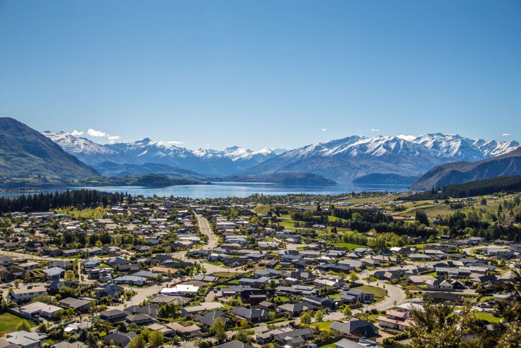 Wanaka is situated at the southern end of Lake Wanaka, adjacent to the outflow of the lake to the Clutha River. It is the gateway to Mount Aspiring National Park. Wanaka is primarily a resort town but has both summer and winter seasons and is based around the many outdoor opportunities. 